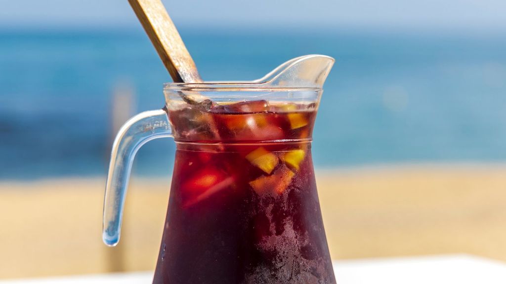 El tinto de verano es una de las bebidas más refrescantes en verano