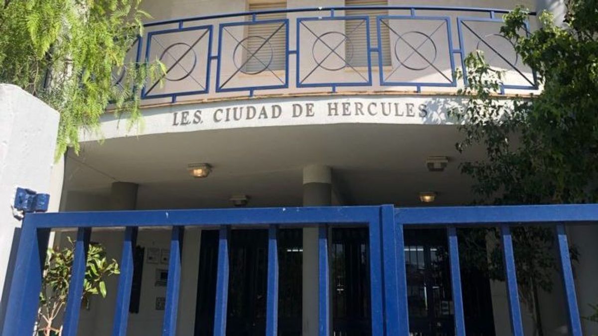 Fachada del IES Ciudad de Hércules de Chiclana