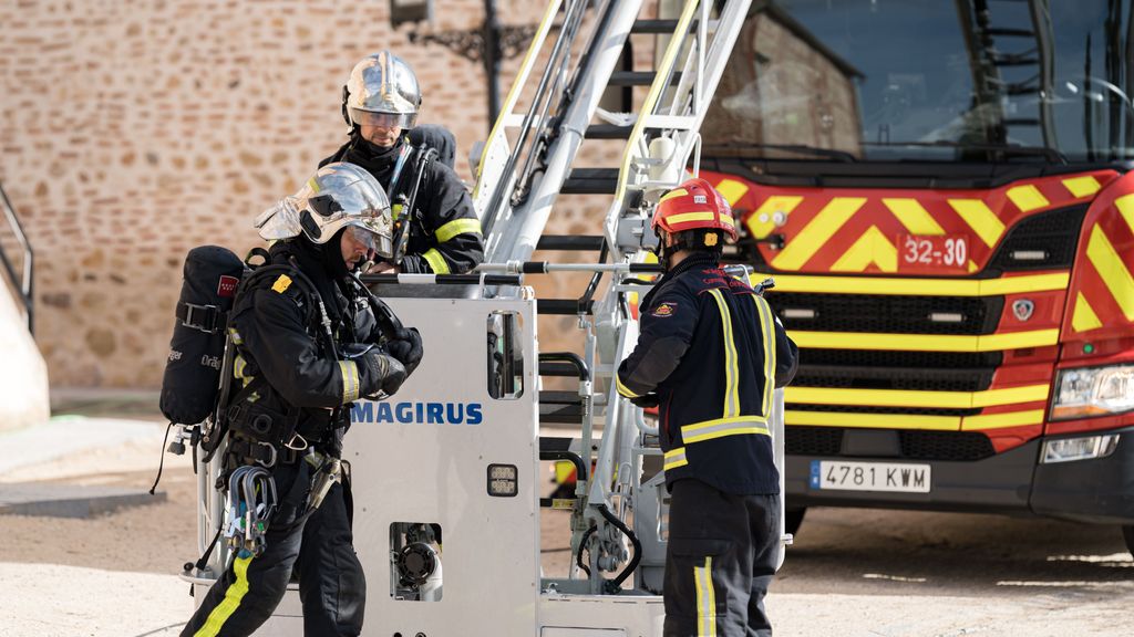 Los bomberos encuentran a una mujer fallecida en su piso tras recibir una llamada de un posible incendio en A Coruña