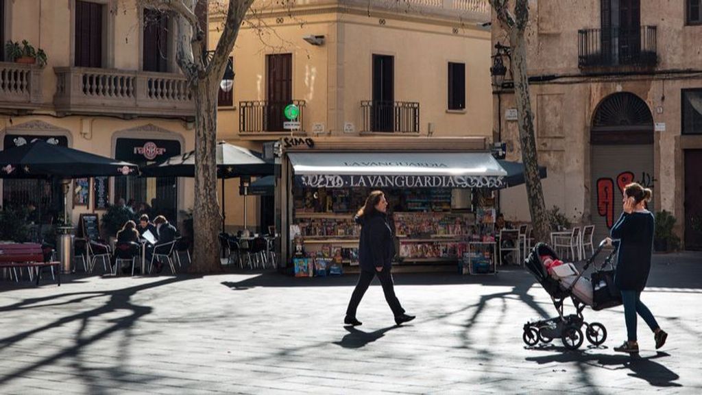 Los quioscos de Barcelona podrán vender café y comida para llevar: