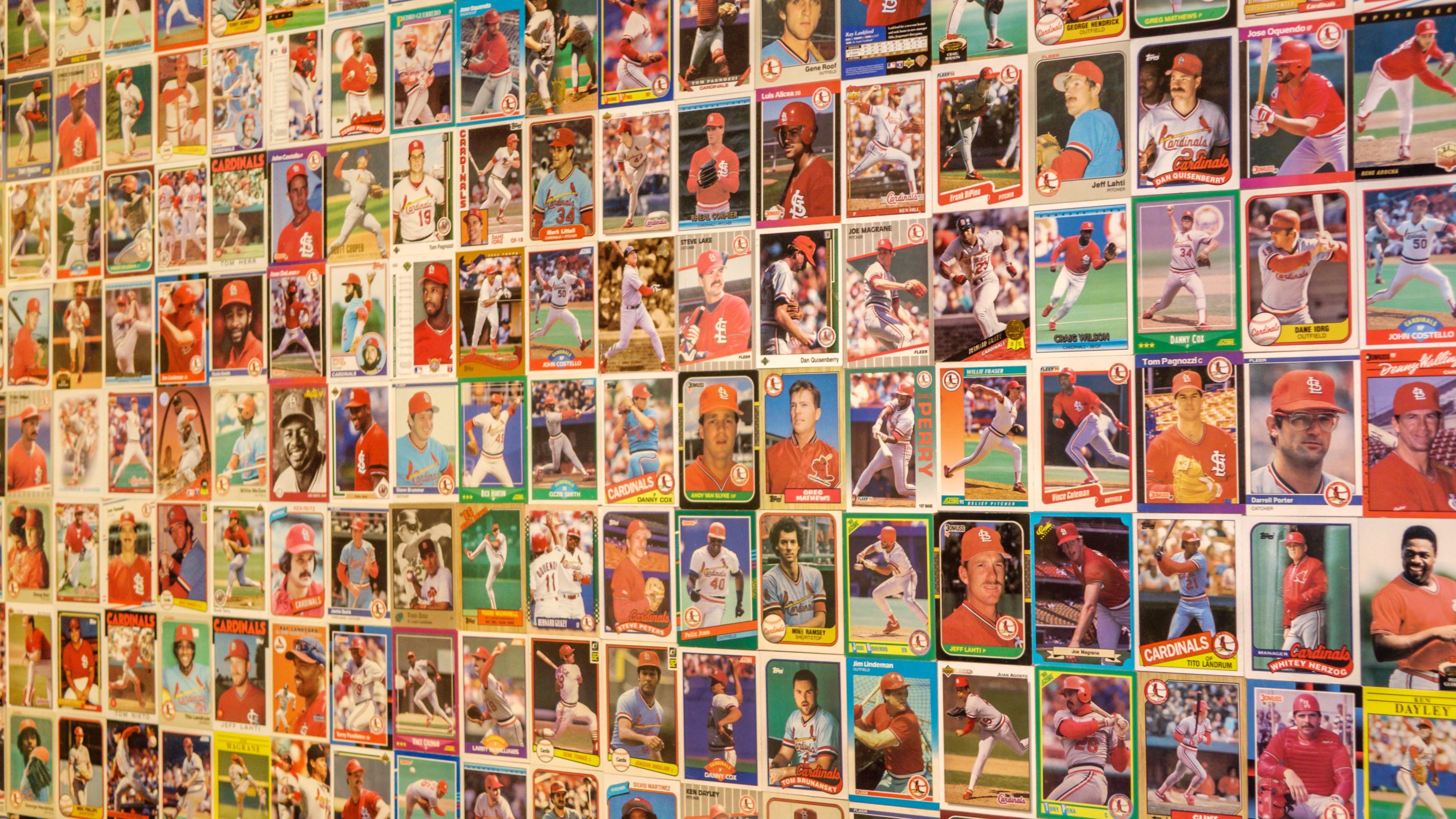 Pared forrada de cromos de beisbol en EE UU, uno de los grandes mercados del coleccionismo.