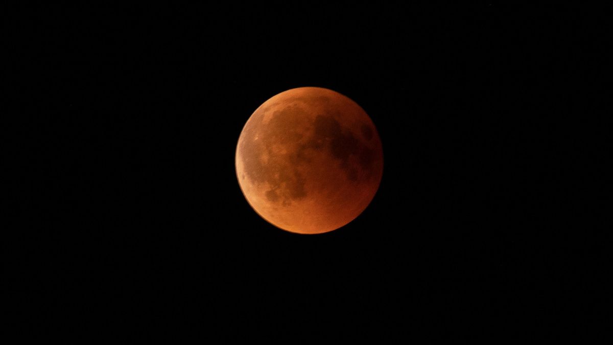 Una foto de una luna