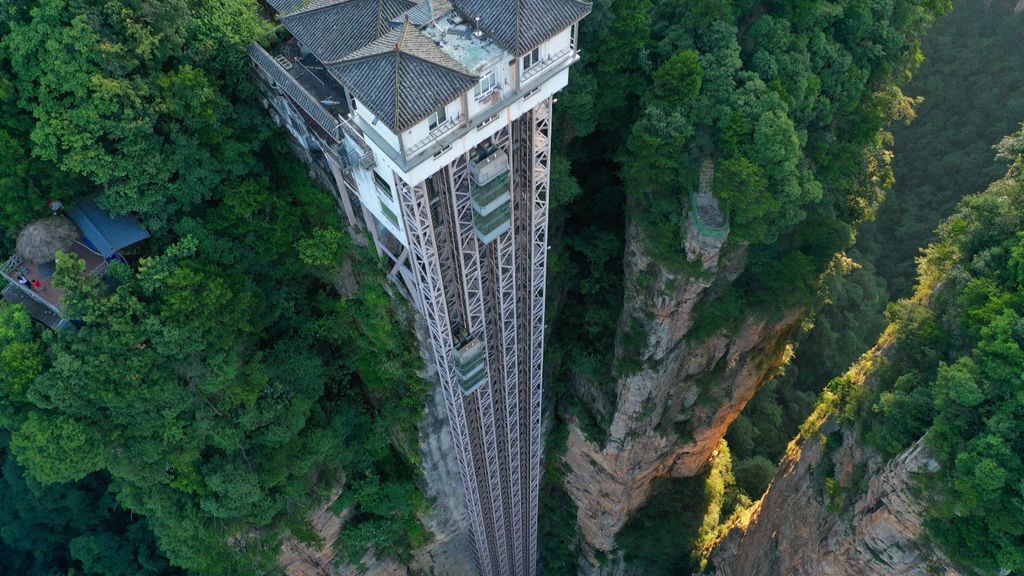 'Bailong', el ascensor más alto del mundo