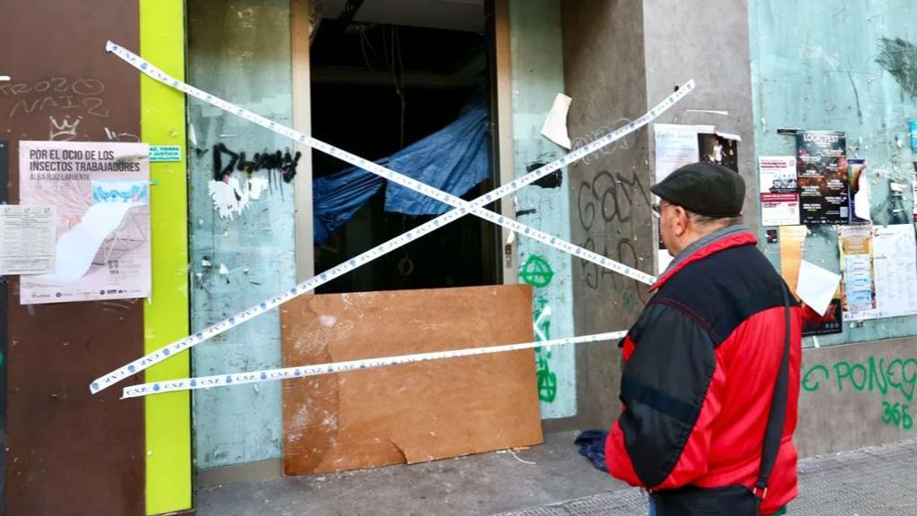 Dos personas que dormían en el cajero de un banco en Logroño fallecen en un incendio