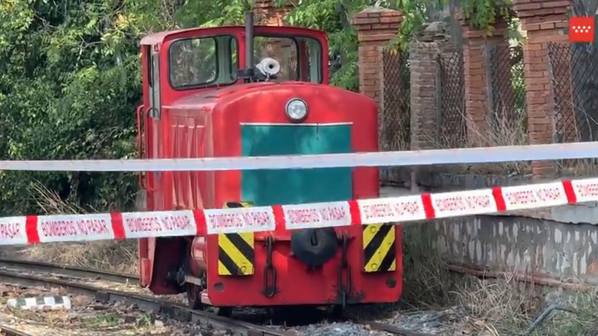 Cabeza de un tren turístico en Arganda del Rey, Madrid