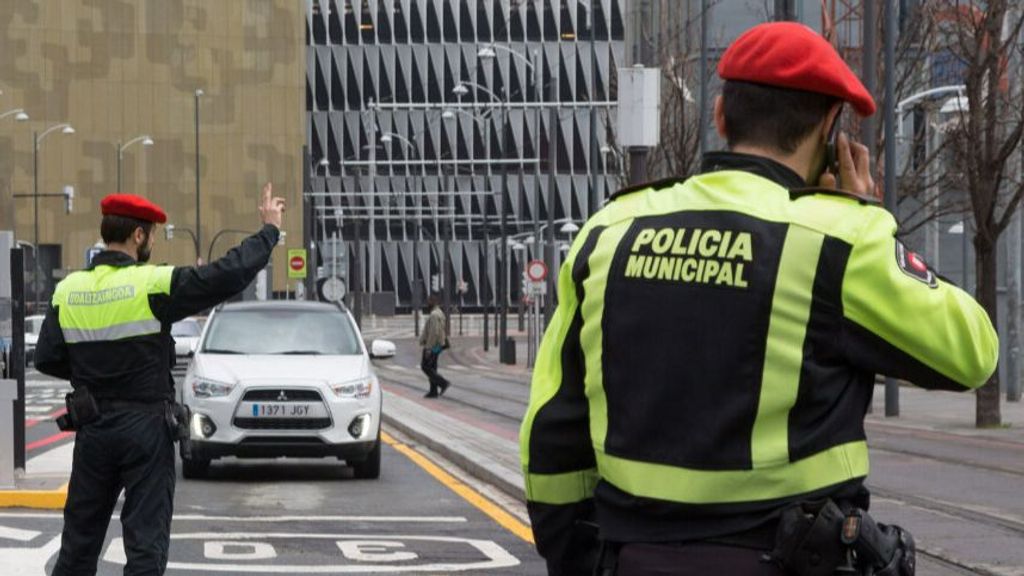 Dos agentes de la Policía Municipal de Bilbao