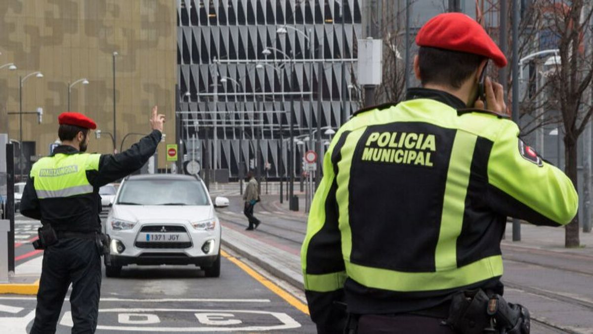 Dos agentes de la Policía Municipal de Bilbao