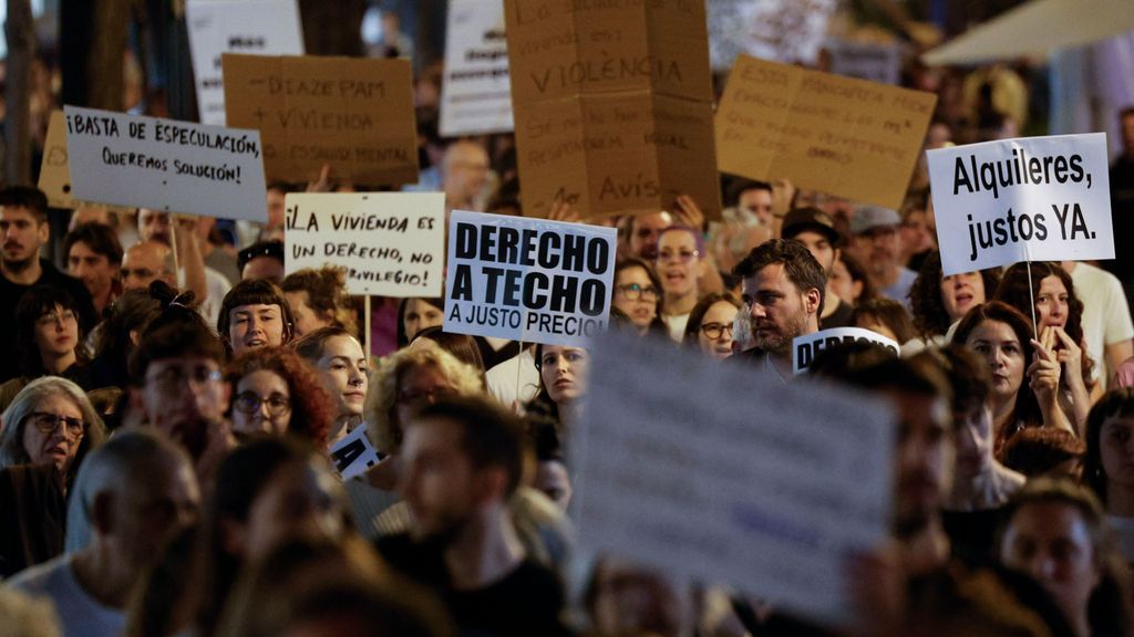 Manifestación contra los apartamentos turísticos en Valencia