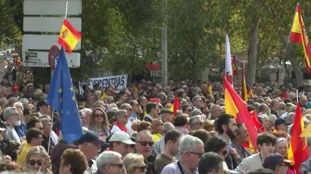 El PP y Vox salen a las calles de Madrid para pedir elecciones generales