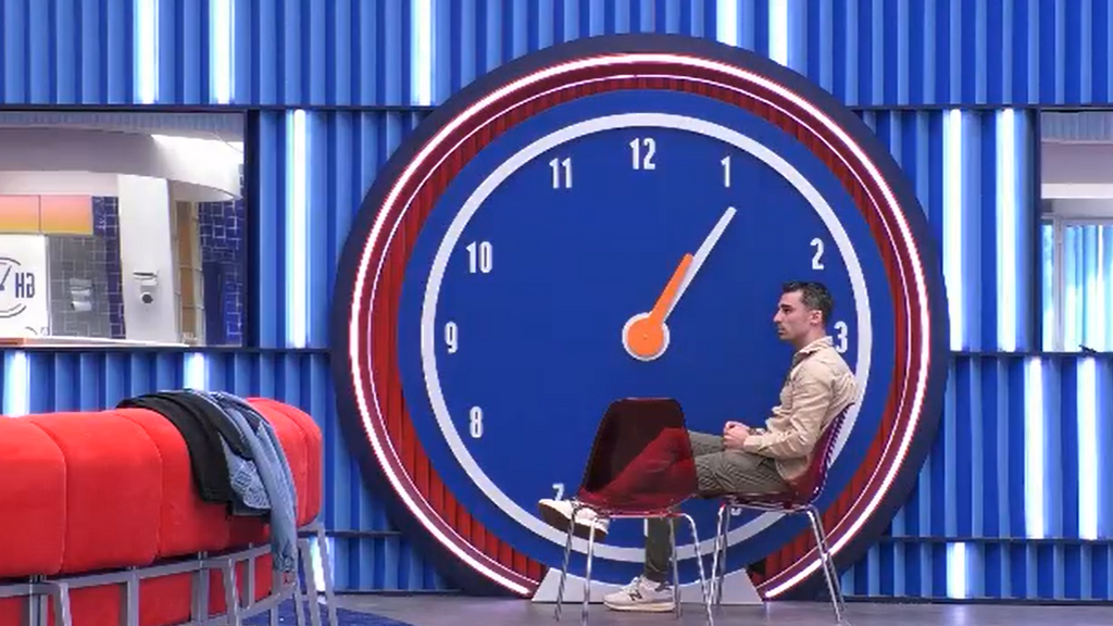 Jorge controlando el reloj de la prueba