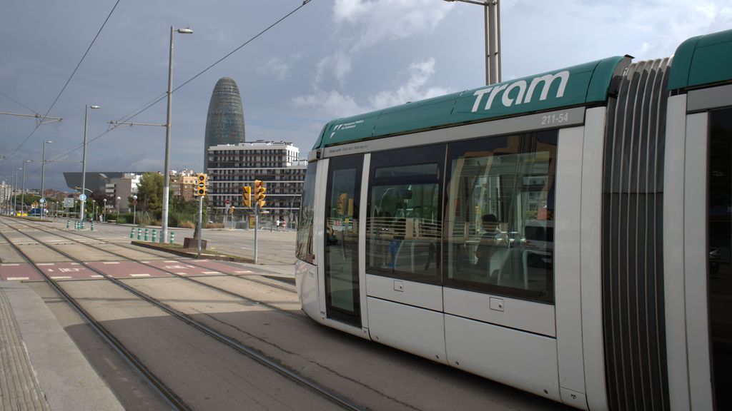 El tranvía de Barcelona cambia de recorrido en tres líneas por la ampliación de red