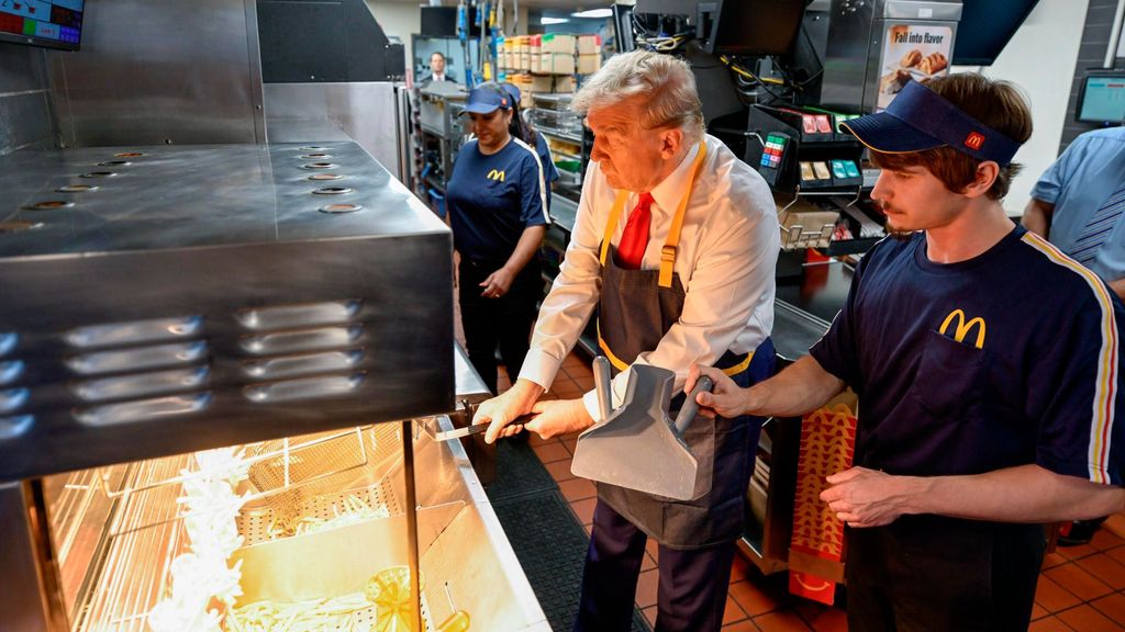 Elecciones EEUU 2024: Donald Trump se burla de Kamala Harris friendo patatas en el McDonald’s en plena campaña