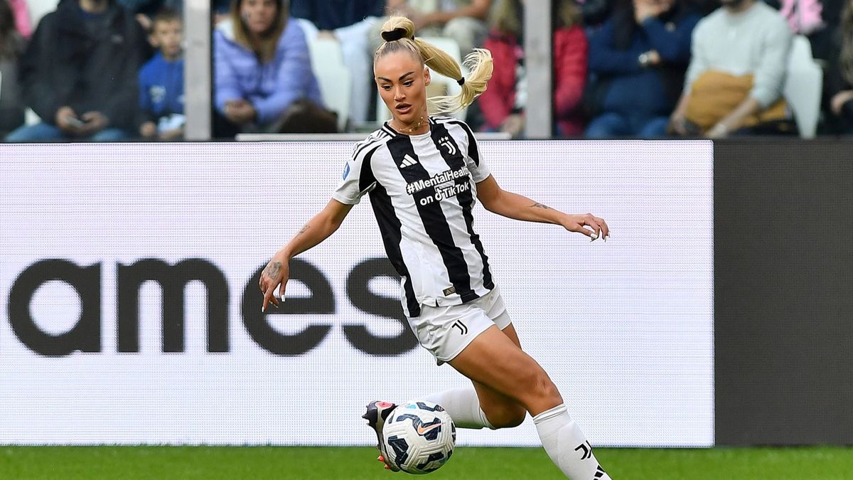 La jugadora del Juventus, Alisha Lehmann, durante un partido contra Roma.