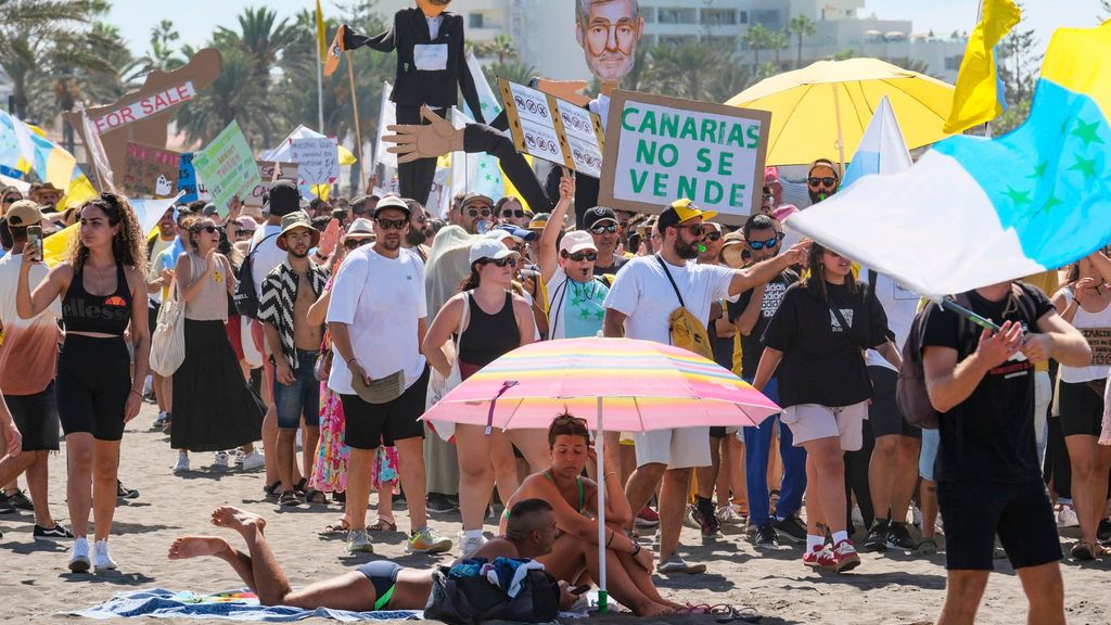 Canarias defiende su derecho a protestar con el turismo de masas