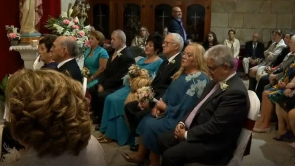 Nueve matrimonios de Vigo celebran juntos sus bodas de oro y se vuelven a dar el 'sí, quiero', 50 años después