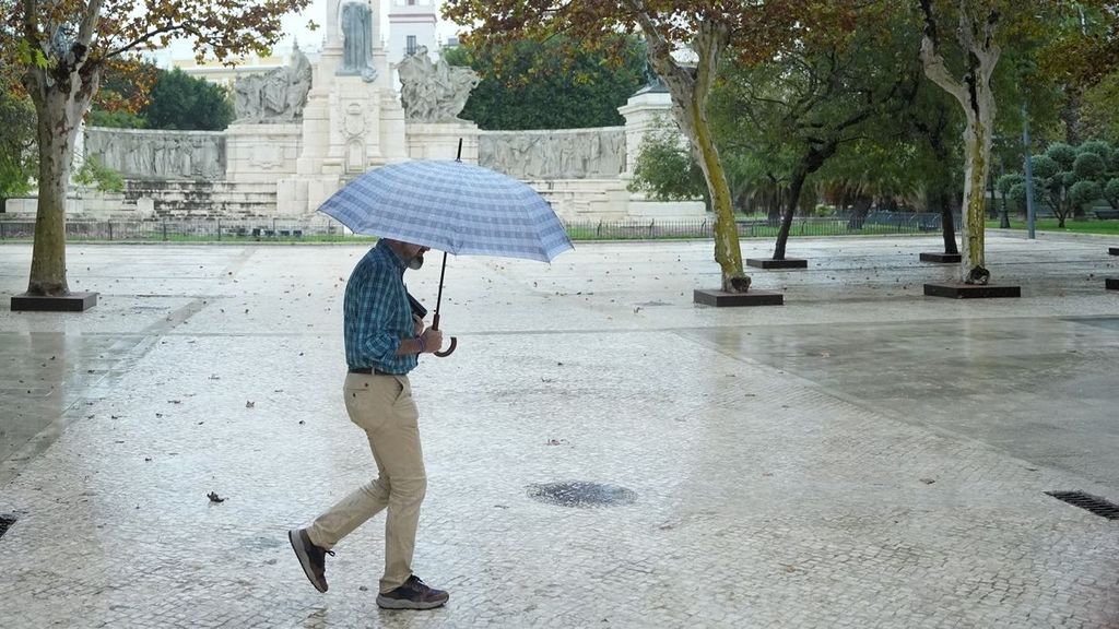 Aemet activa el aviso naranja para Valencia por lluvias.