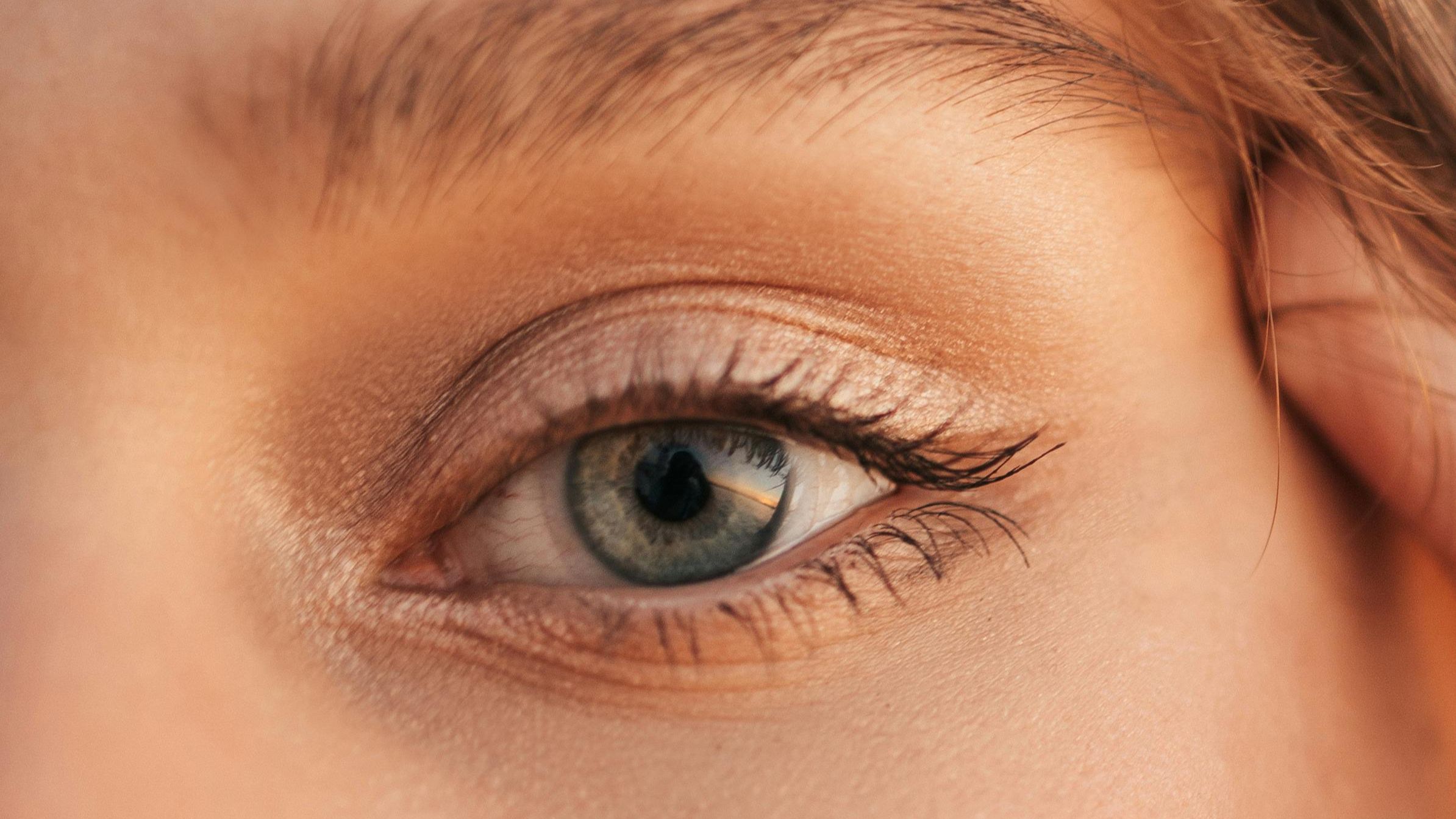 El lifting da curvatura a las pestañas. FUENTE: Pexels