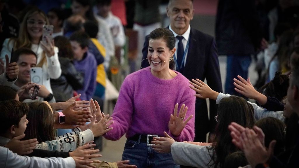 La campeona olímpica de bádminton Carolina Marín, Premio Princesa de Asturias de los Deportes 2024, mantiene un encuentro con alumnado de un programa educativo en torno a su trayectoria