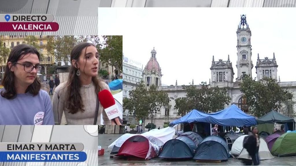 Manifestantes acampan en Valencia por el derecho a una vivienda digna: "Vamos a resistir"