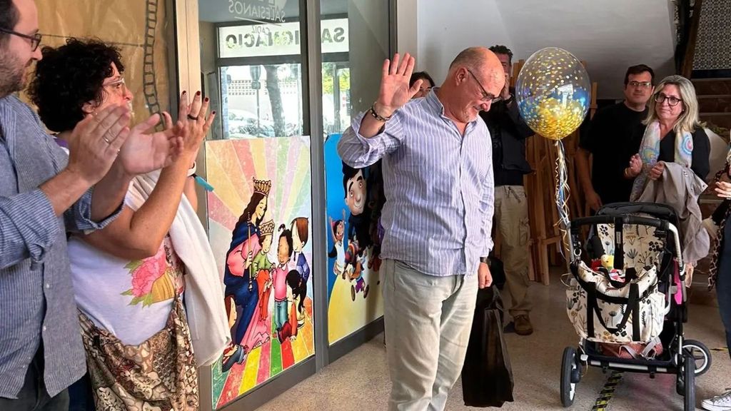 Así ha sido la emotiva despedida de Rafael, un profesor de Cádiz que se jubila