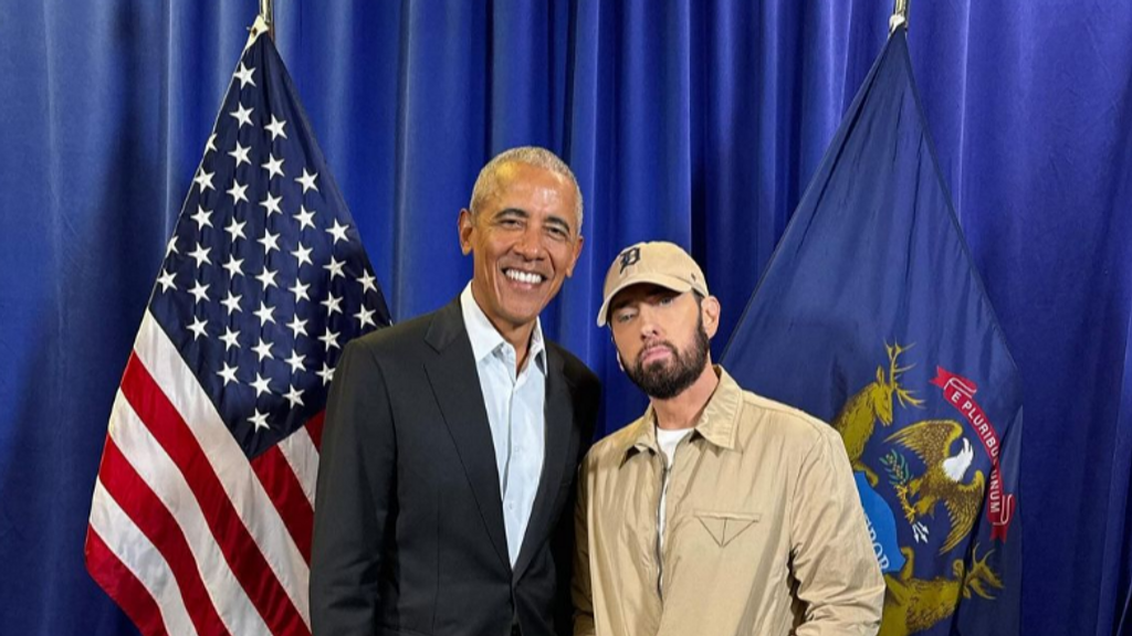 El expresidente Barack Obama y el rapero Eminem en Detroit apoyando a Kamala Harris.