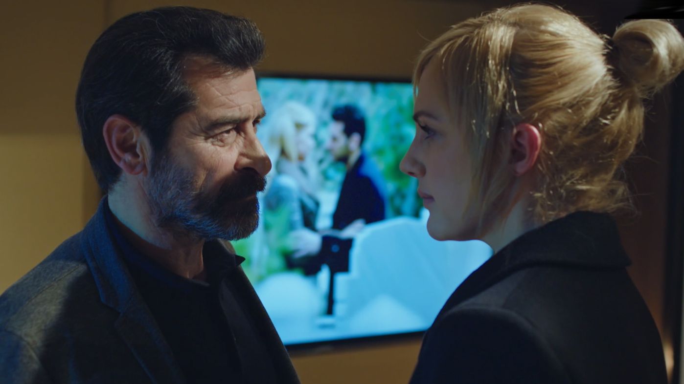 Ver Capítulo 17 x Temporada 1 completo online </p>
<p> La reina de la noche