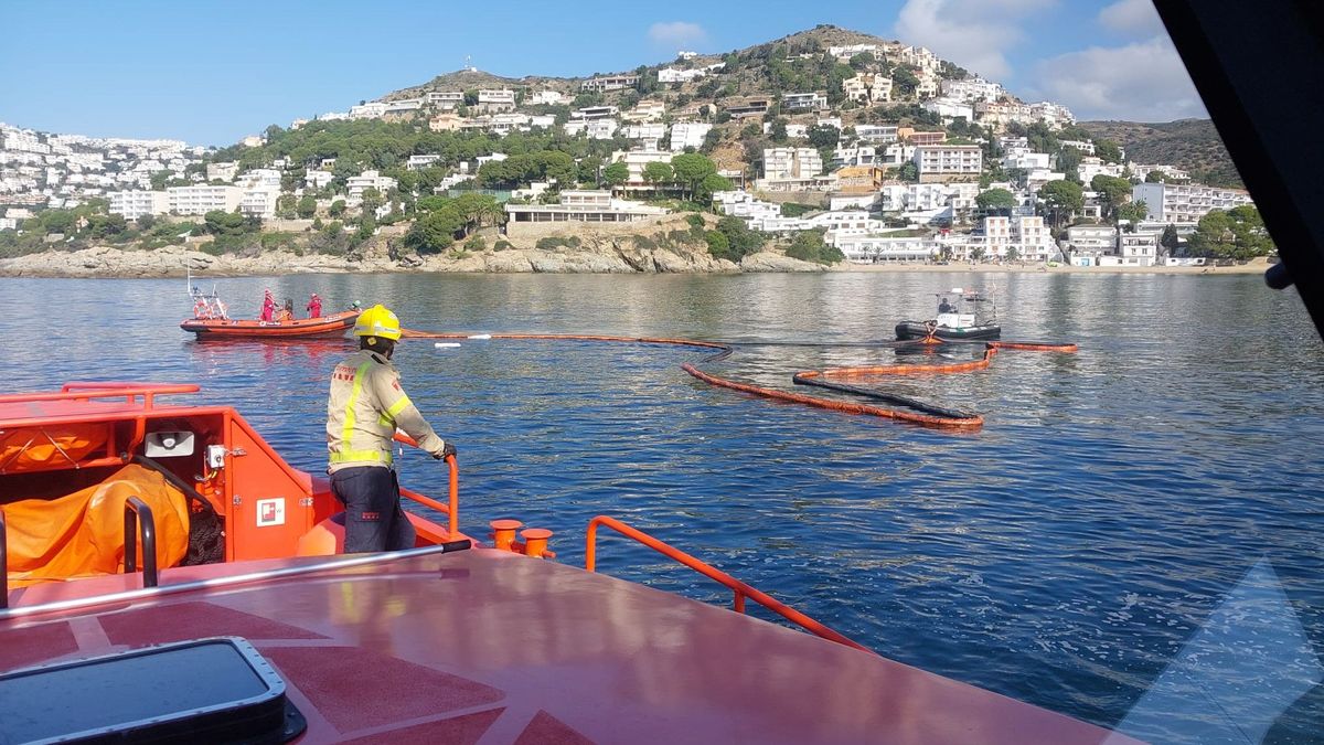 Se hunde un pesquero de 25 metros de eslora en Roses, Girona