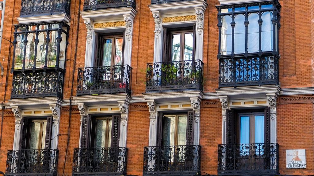 Balcones de un edificio de Madrid