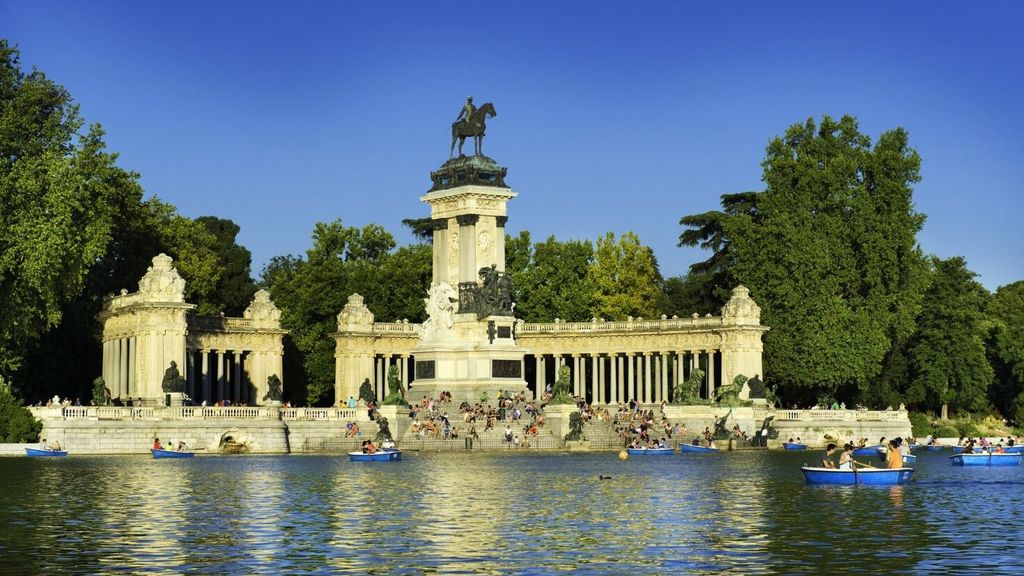 Imagen del estanque del parque de El Retiro, Madrid