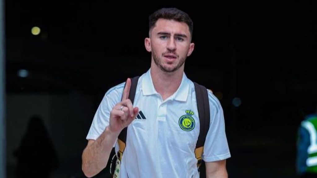 Revés para Aymeric Laporte en Arabia Saudí: lesión en la rodilla izquierda y visibles gestos de dolor