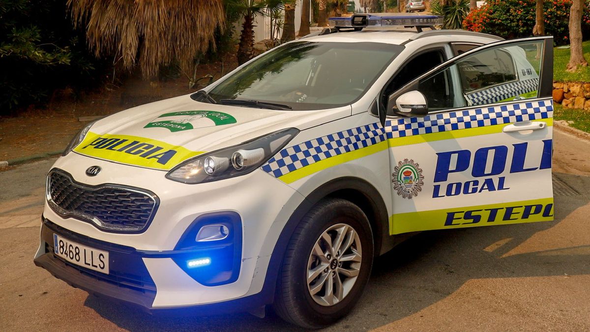 Vehículo de la Policía Local de Estepona