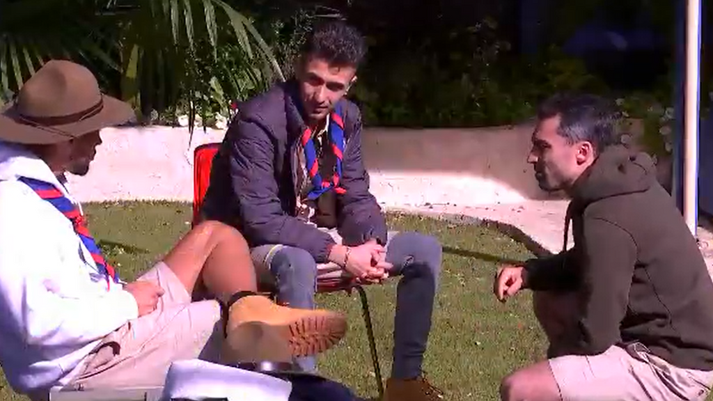 Manu, Luis y Jorge charlando