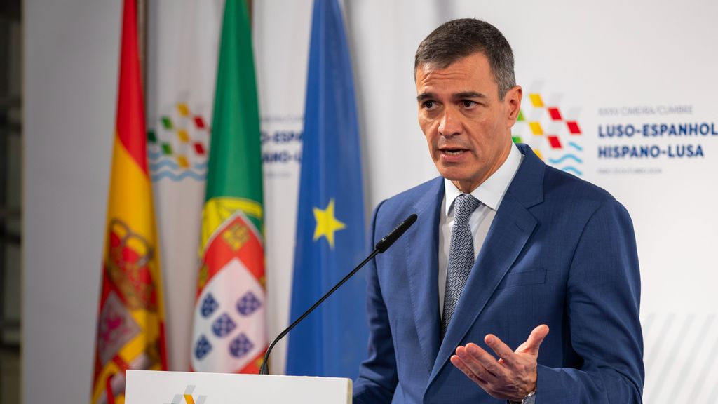 El presidente del Gobierno, Pedro Sánchez, interviene durante la XXXV Cumbre Hispano-Lusa