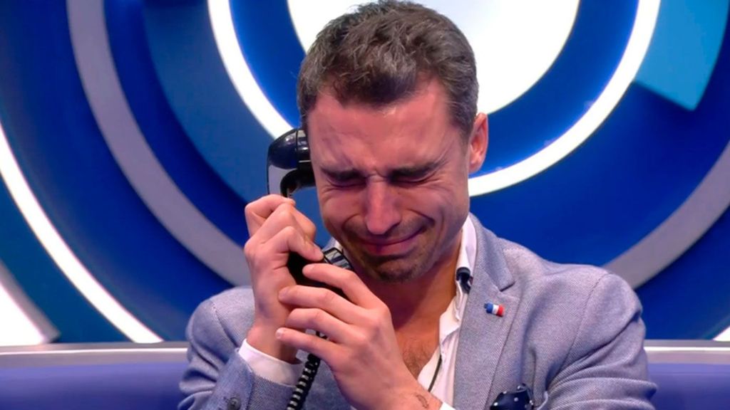 Jorge rompe a llorar a lágrima viva tras recibir la llamada de su madre en el confesionario: "Te quiero mucho" Gran Hermano Debate 2024 Top Vídeos 462