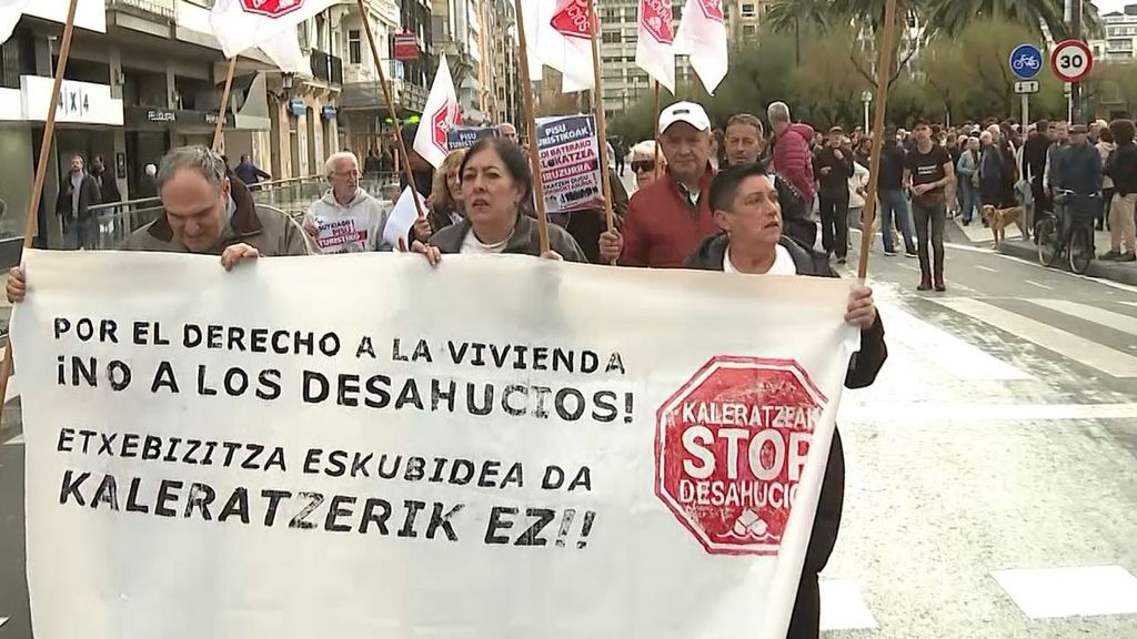 Stop Desahucios protesta en San Sebastián, Guipúzcoa