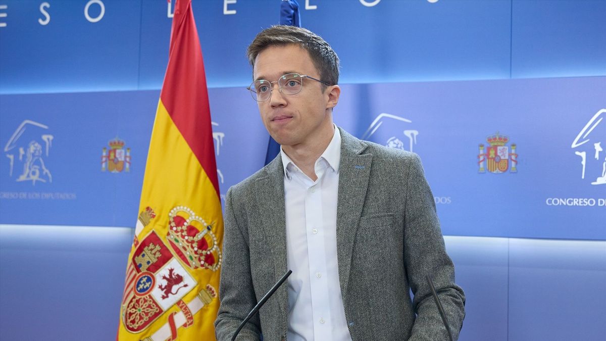 El portavoz de Sumar Iñigo Errejón durante una rueda de prensa posterior a la reunión de la Junta de Portavoces.