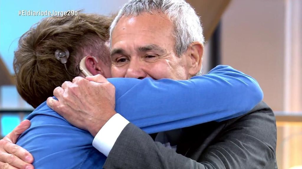 El emotivo abrazo entre Guillem y el mñedico que le salvó la vida