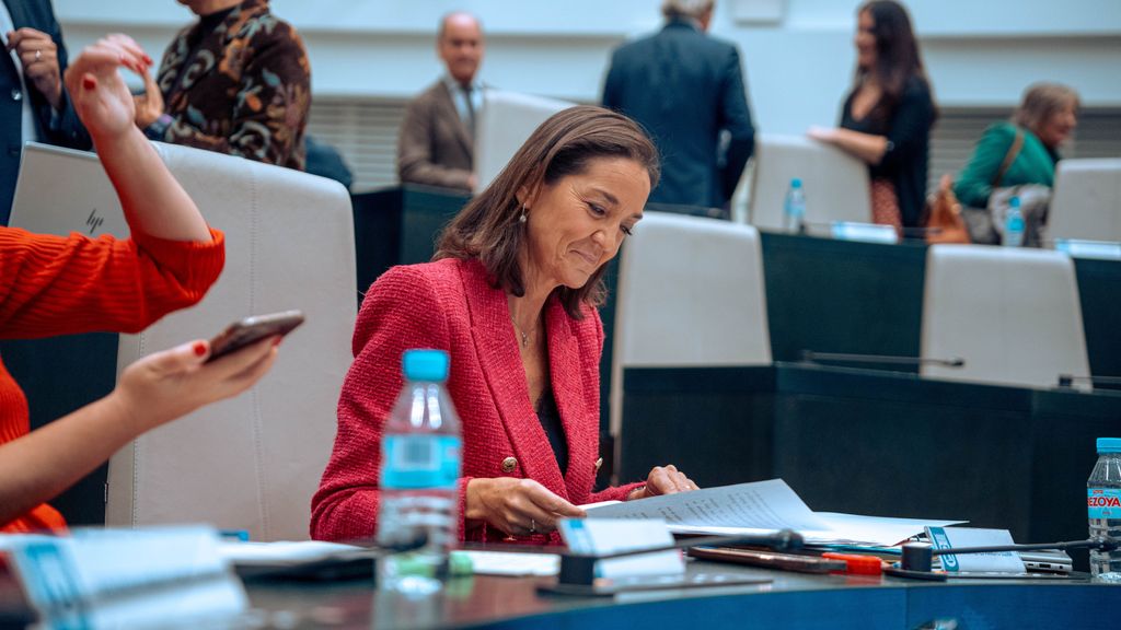La portavoz del Grupo Municipal Socialista de Madrid, Reyes Maroto, durante el pleno del Ayuntamiento de Madrid celebrado hoy en el Palacio de Cibeles