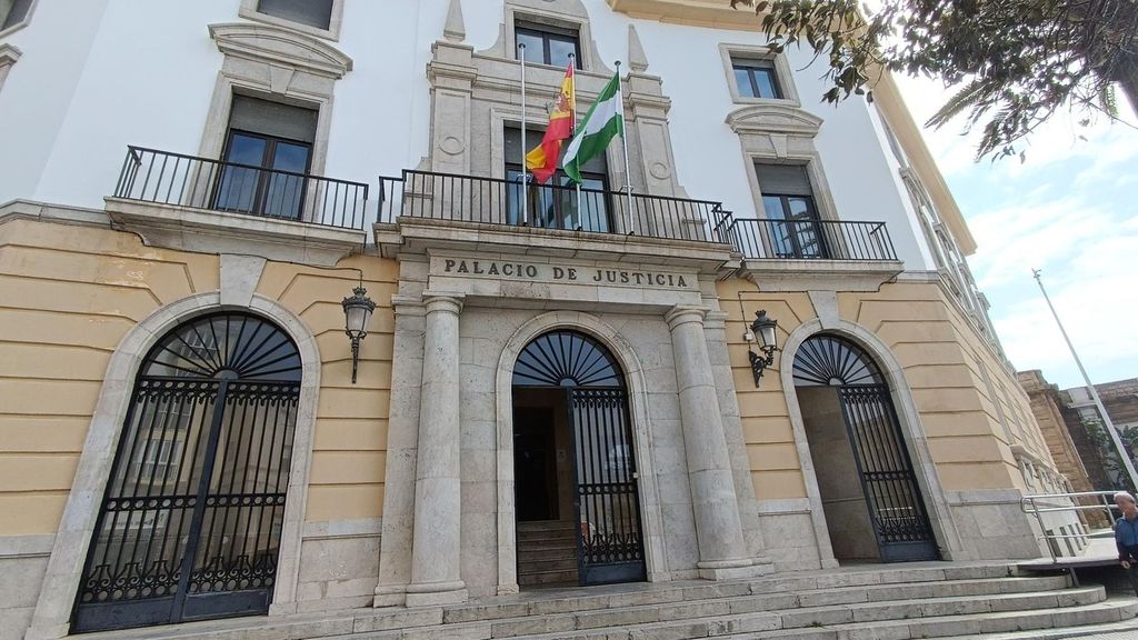 Fachada de la Audiencia Provincial de Cádiz