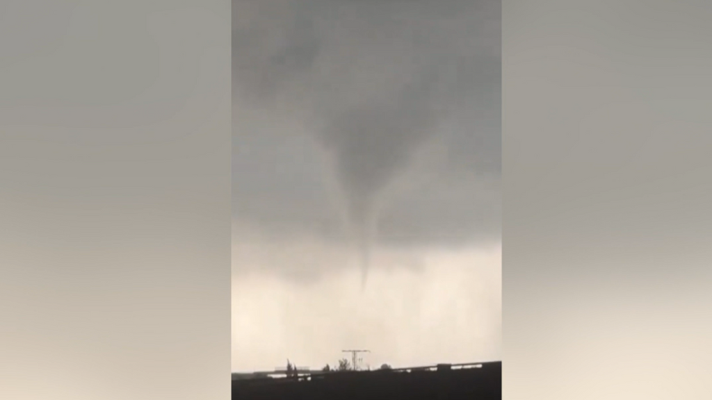 Los tornados se suman al caos de la DANA: así se vivió este fenómeno que causó varios destrozos