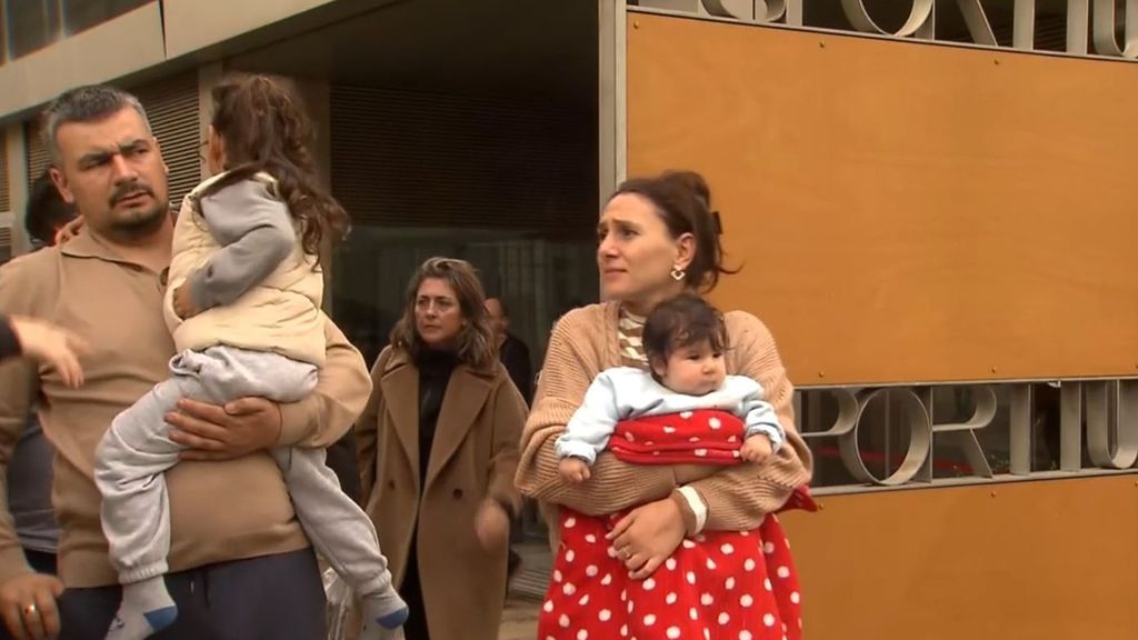 Más de 300 evacuados se refugian en el polideportivo de la Petxina tras el paso de la DANA