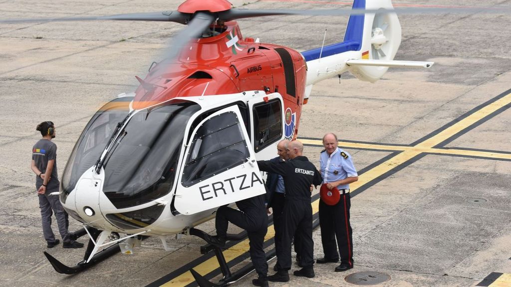 Un helicóptero de la Ertzaintza