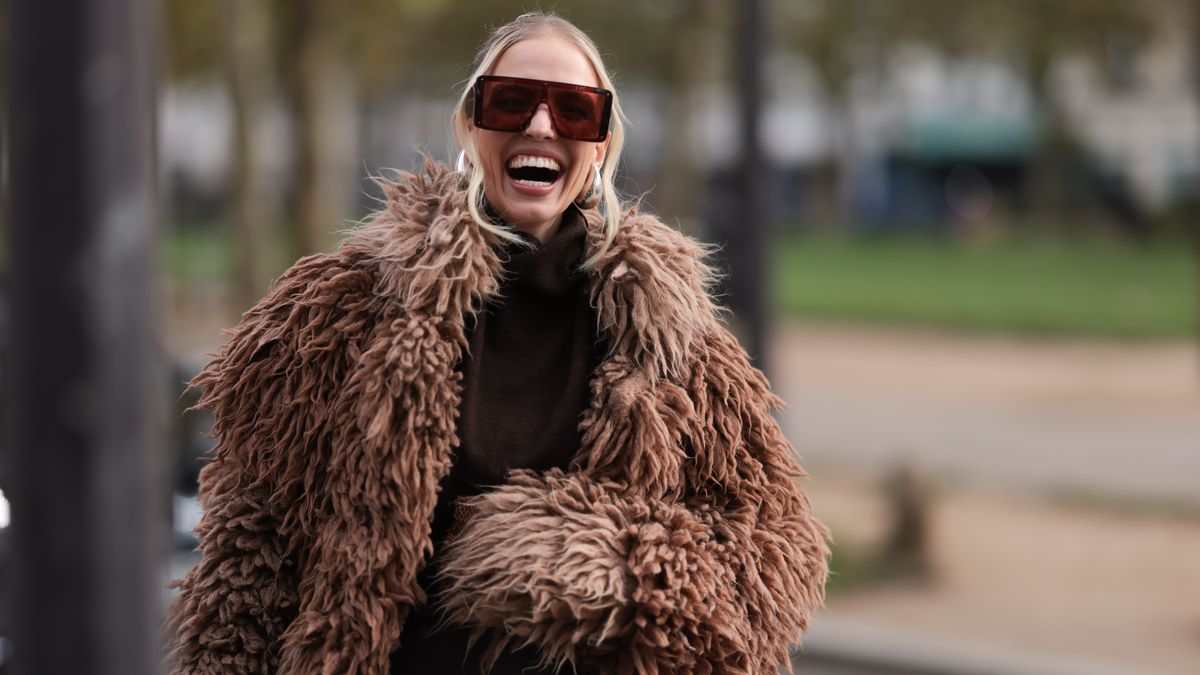 Abrigo de pelo, fichado en la Semana de la Moda de París