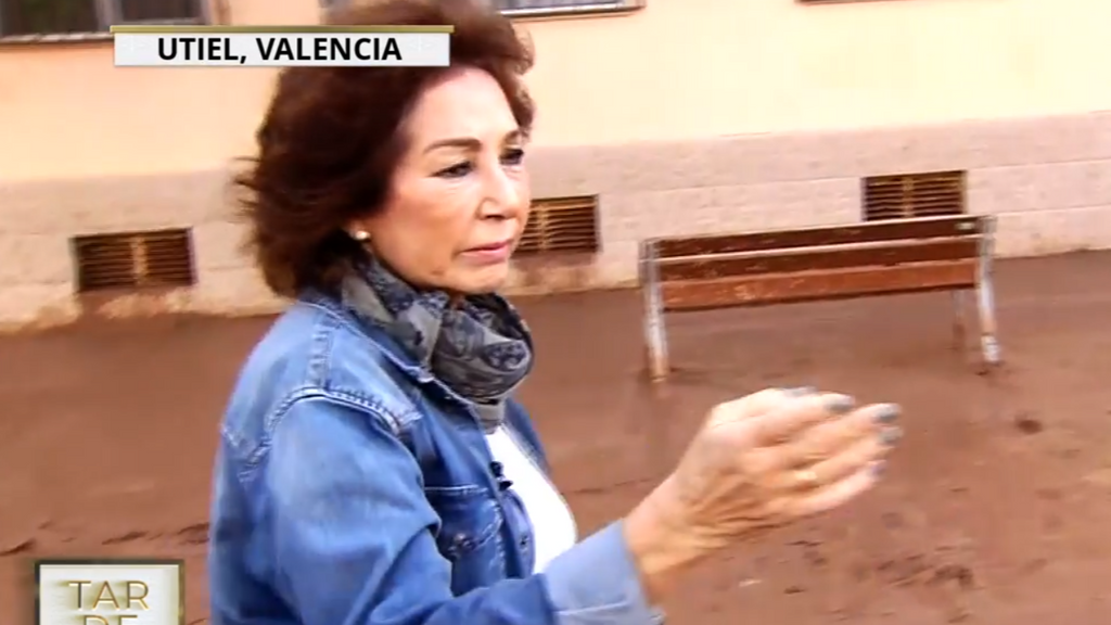 Ana Rosa viaja hasta el epicentro de la tragedia en Valencia tras la DANA: "Hay una gota de esperanza en la gente"