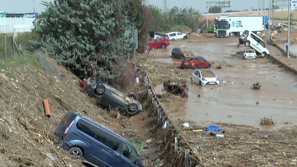 ¿Cómo salir del coche si te quedas atrapado en una riada?