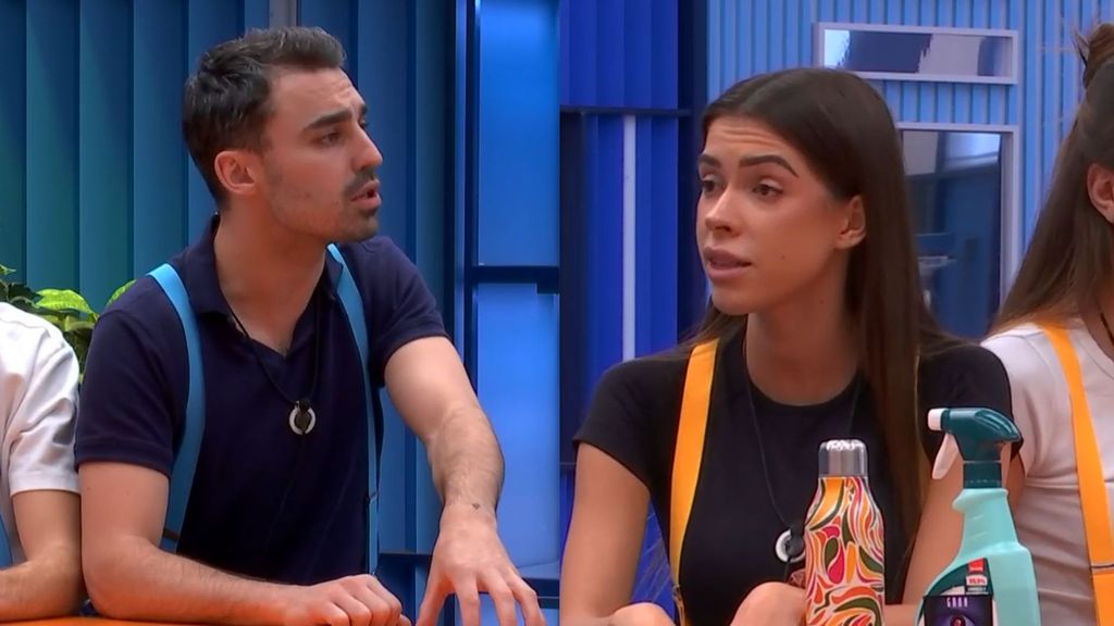 Jorge y Lucía mantienen una acalorada conversación