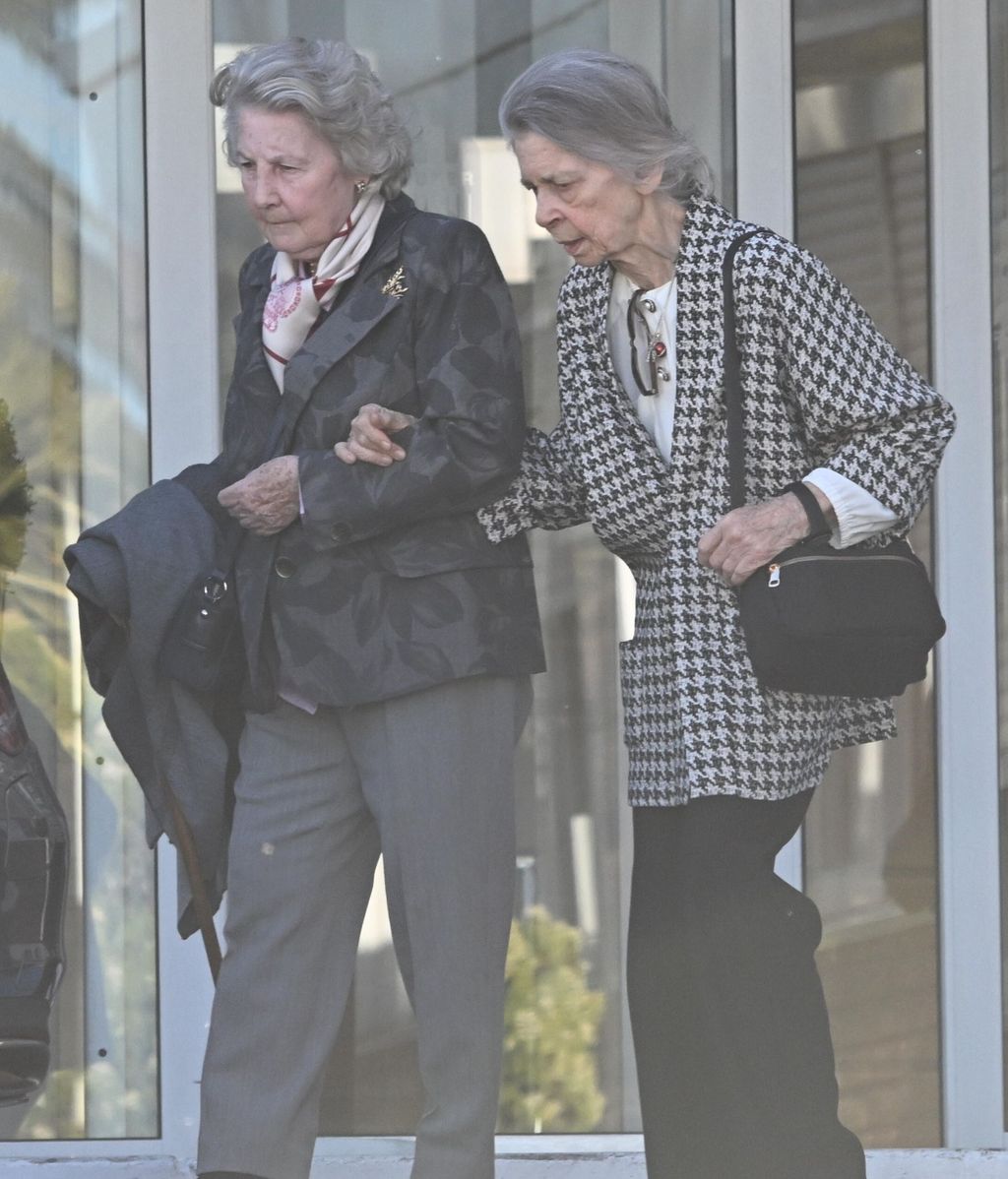 Laura Hurtado de Mendoza e Irene de Grecia en la Clínica Ruber de Madrid.