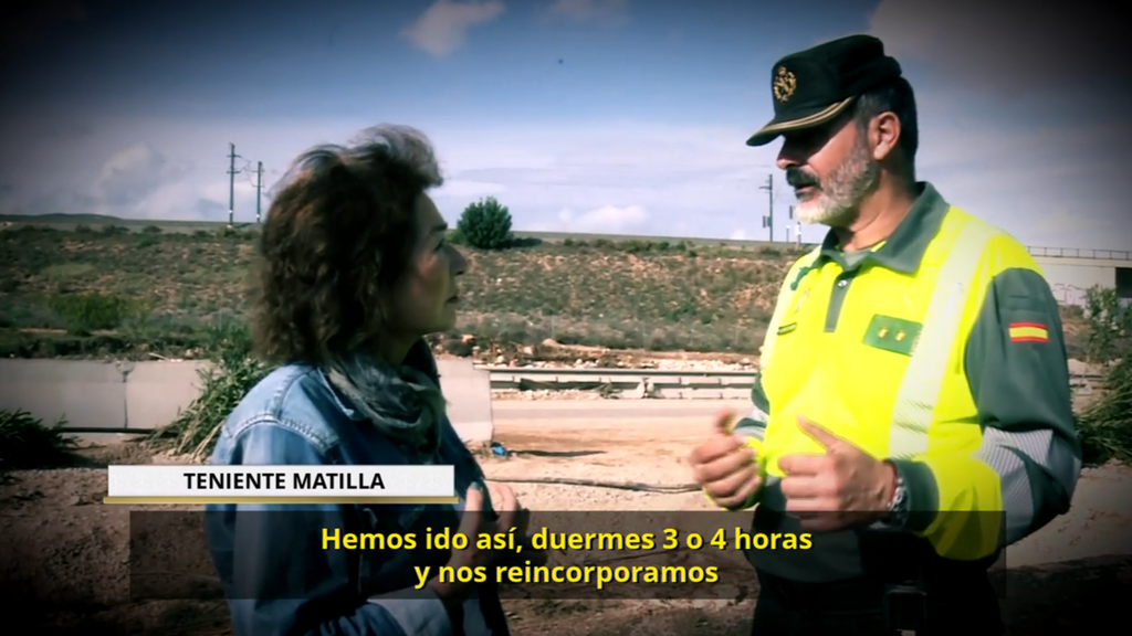 'TardeAR' muestra el trabajo de la Guardia Civil junto con la UME: Ana Rosa se desplaza hasta las carreteras de Valencia