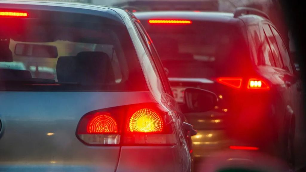 Vehículos circulando con la luz interior apagada