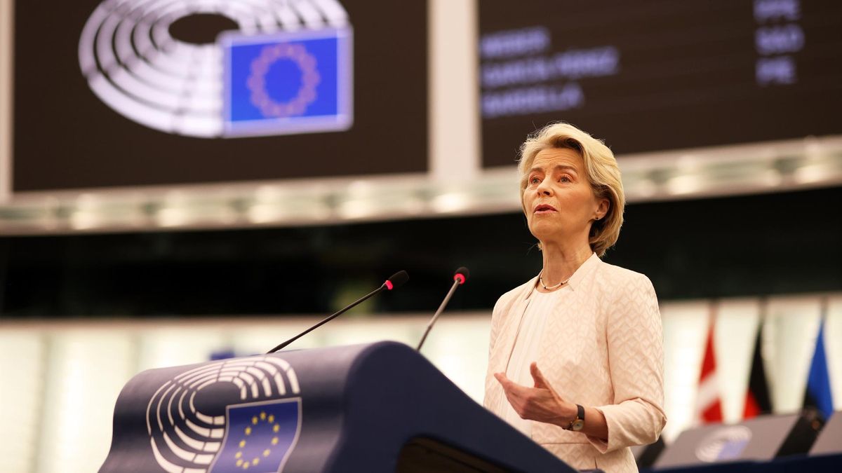 Archivo - La presidenta de la Comisión Europea, Ursula von der Leyen, durante una intervención ante el Parlamento Europeo.